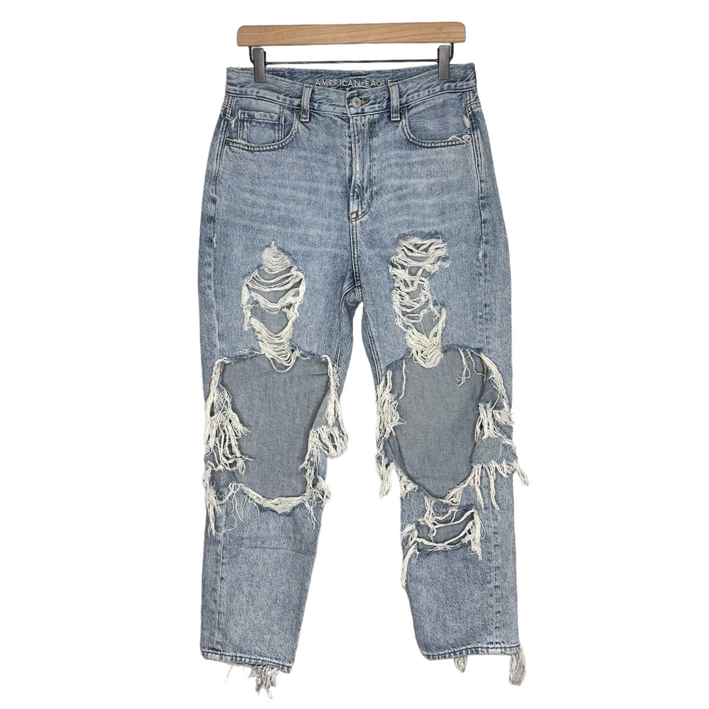 American Eagle Ripped Mom Jean 8 High Rise Tapered Leg Ankle Length Destroyed
